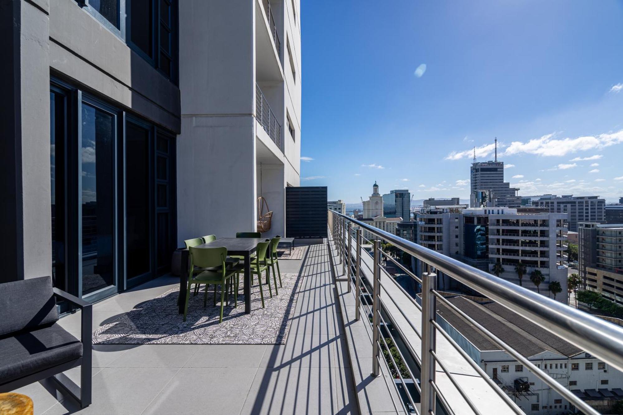 16 On Bree Luxury Apartments كيب تاون المظهر الخارجي الصورة